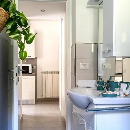 Patio & Parking - Self Check-in & Access Appartement Cernobbio