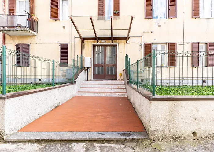 Patio & Parking - Self Check-in & Access Apartament