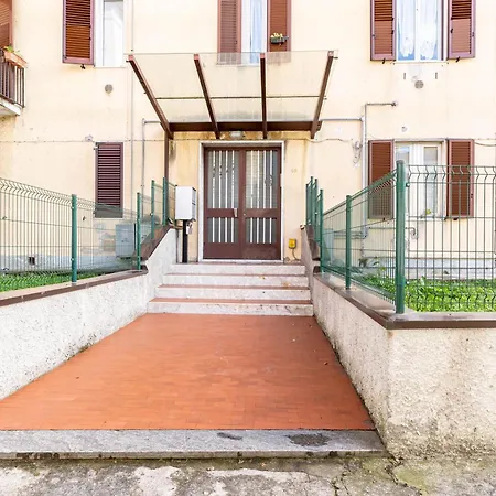 Patio & Parking - Self Check-in & Access Apartment