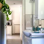 Patio & Parking - Self Check-in & Access Apartment Cernobbio